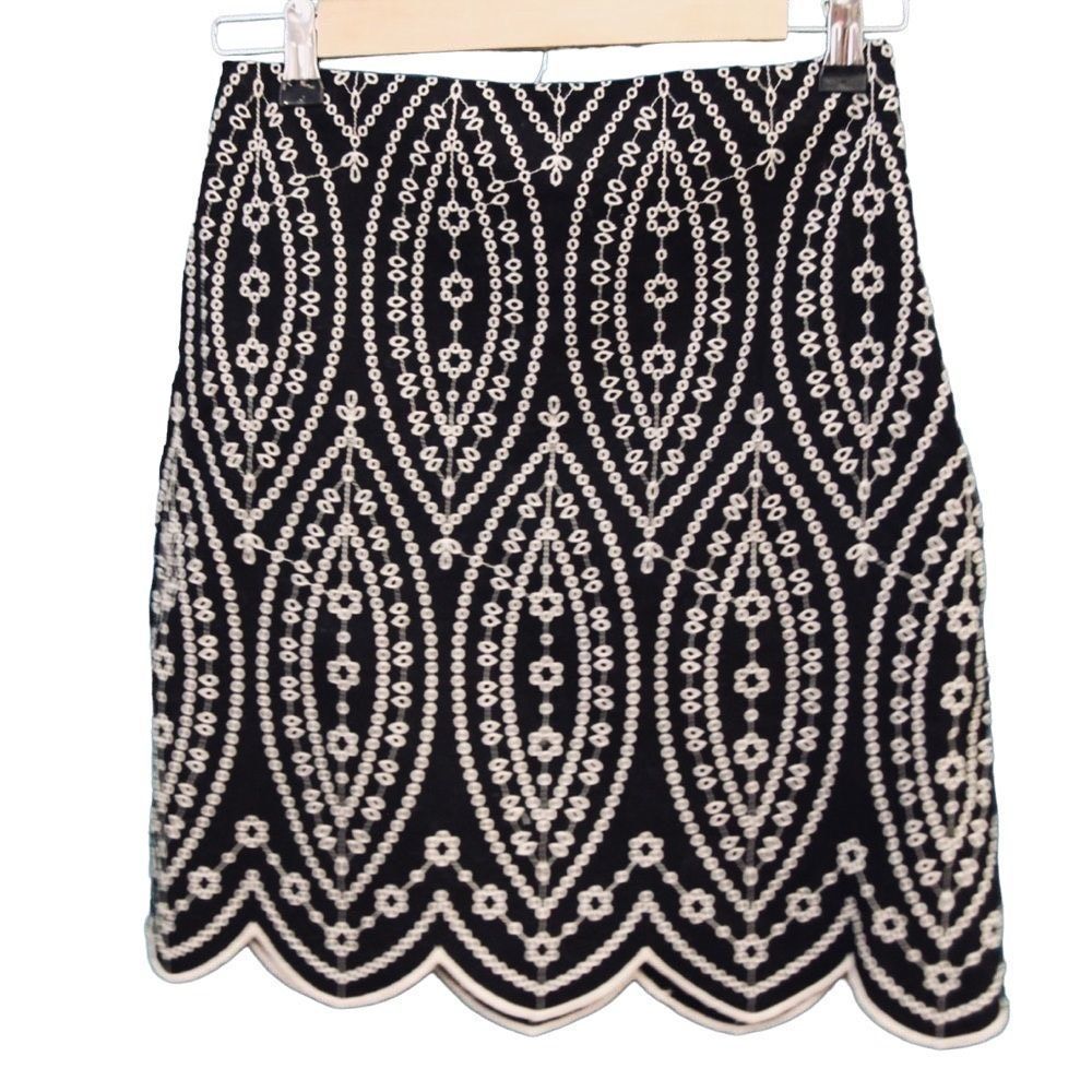 NWT LOFT black and white scalloped high waist skirt